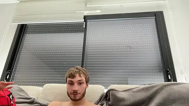 PrecededPolentan Webbikameraesitys