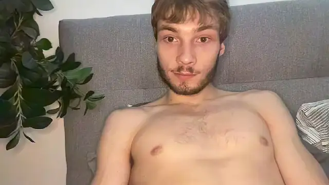 Show modela 2muchfunFR na web-kameri