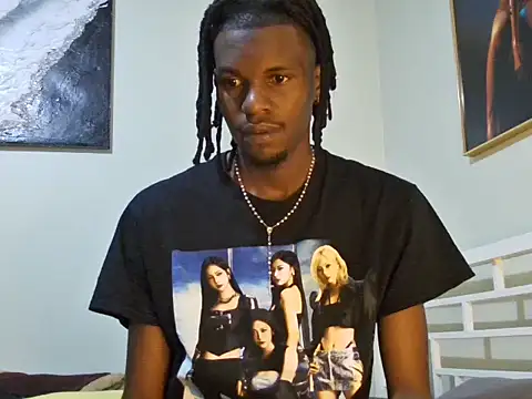kingsolomondaddzy: διαδικτυακό σόου στην κάμερα