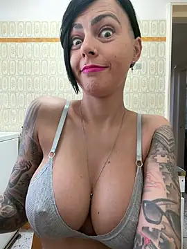 1HelenRose – Kamerová šou