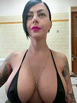 1HelenRose Adlı Modelin Canlı XXX Sohbeti