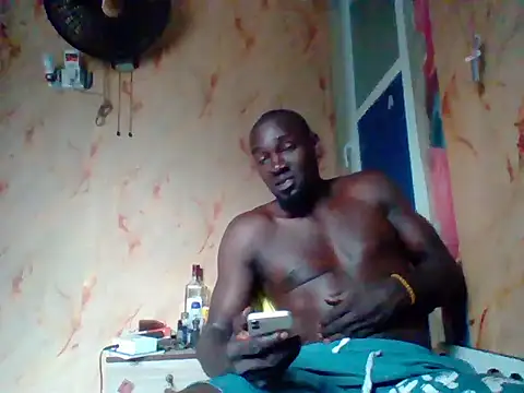 BlaqAarow webcam show