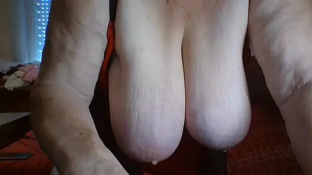 ItalianBigBoobs 网络视讯表演
