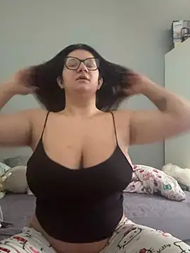 Chat +18 de Rubina_121212 ao vivo