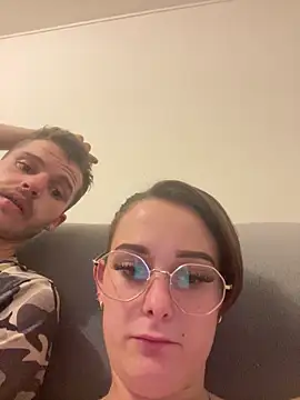 Quenn667 Adlı Modelin Canlı XXX Sohbeti