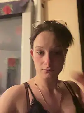 Quenn667 Show in webcam