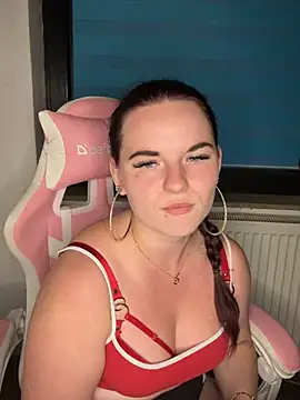 SecretSarah's Live XXX Chat