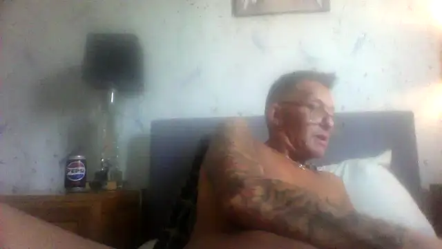 EngagingBench23 Webcam Show