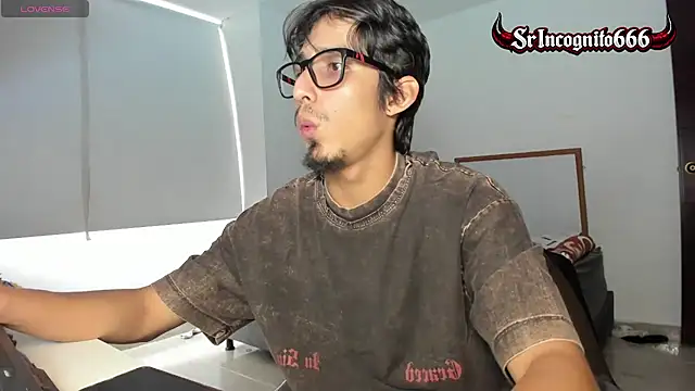 SrIncognito666 网络视讯表演