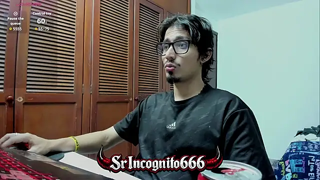 Show modela SrIncognito666 na web-kameri
