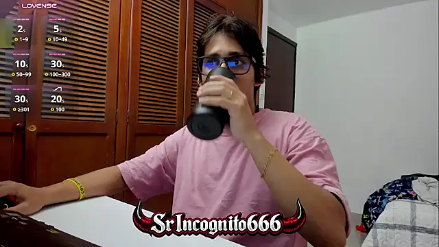 SrIncognito666's Live XXX Chat