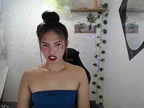 Bella_cum69 网络视讯表演