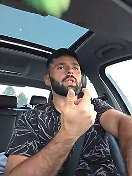 StraightSerb 网络视讯表演