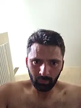 StraightSerb Show in webcam