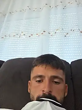 StraightSerb webkamerás műsora