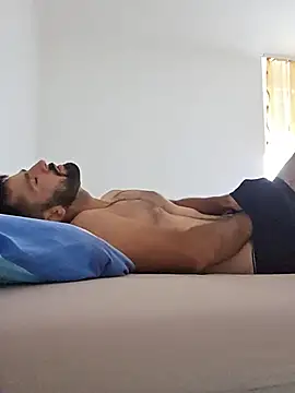 Show de StraightSerb na webcam