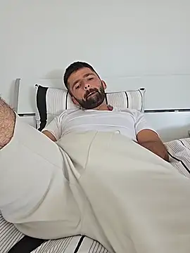 StraightSerb – webcam-show