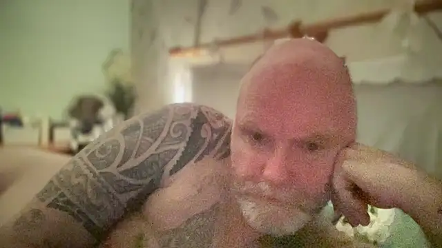 Show de Tattooed_Dilf_01 na webcam