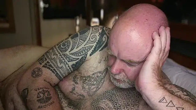 Show webcam de Tattooed_Dilf_01