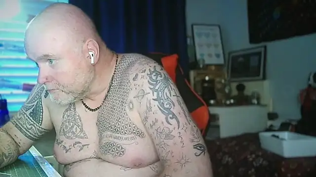 Tattooed_Dilf_01 Webcam-Show