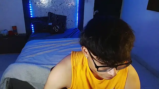 Mr_yisuzz Show Webcam