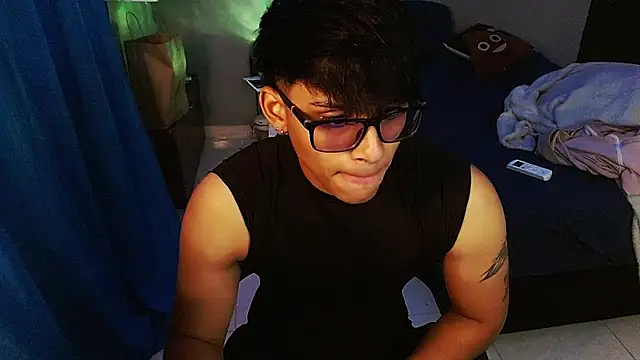 Mr_yisuzz Webcam show