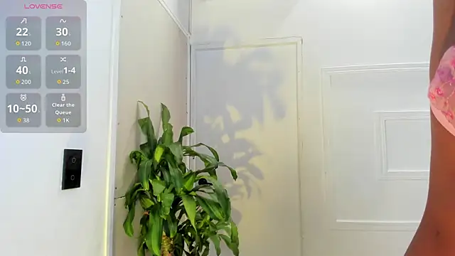 emmaalennox__ Show in webcam