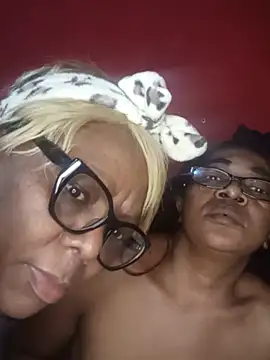 Chat +18 de zeebighips ao vivo