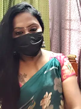 Chat +18 de Meera_mia ao vivo