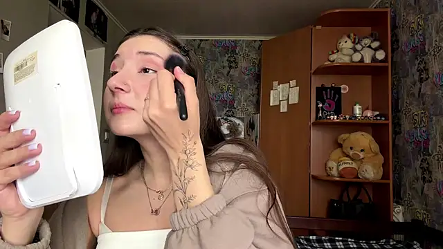 HoneyKittyk: вебкам-шоу