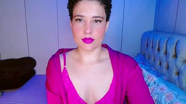 Show modela lualand na web-kameri