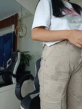 LuciiferBlack Chat XXX in diretta
