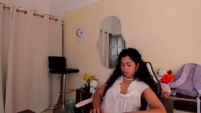 Chat XXX en directo de Nadia-Monroe