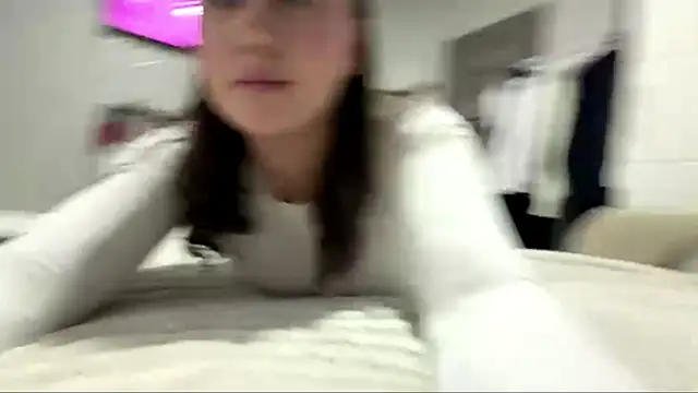 cuteshowy Adlı Modelin Web Kamerası Şovu