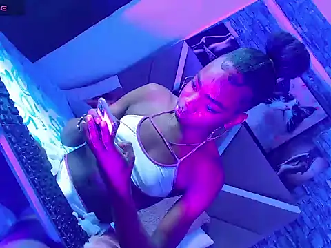 black_tsx webcam show