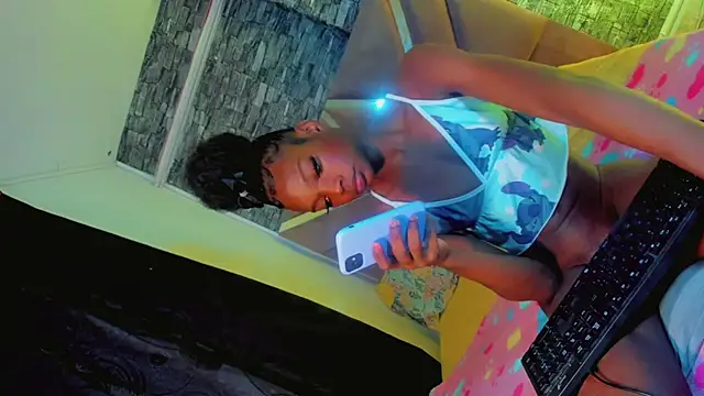 Keily_Tsx1 Show in webcam