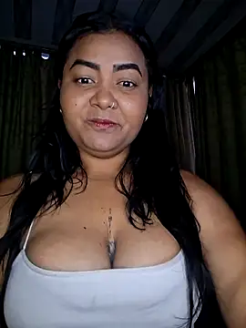 DEISY_8670 Adlı Modelin Canlı XXX Sohbeti