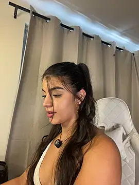 Chatroom XXX en direct de Amel_Rosse