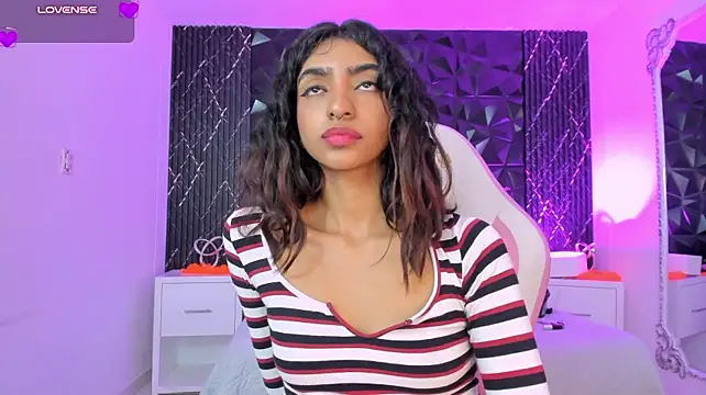 HottieVeroo_ webkamerás műsora