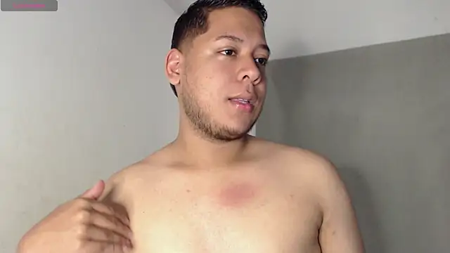 Show modela nicolas_cr1 na web-kameri