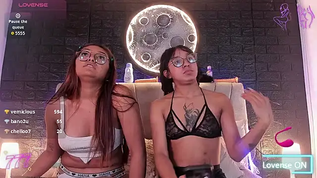 honey_lesbian_hott777 webkamerás műsora
