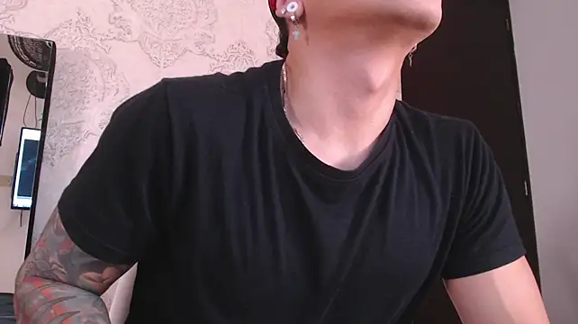 Show modela Tony_Viera_ na web-kameri