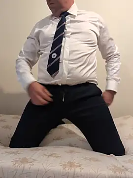 MaxiKaz86 Show in webcam