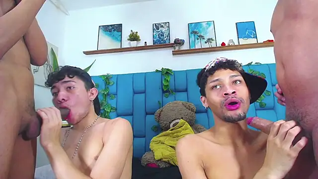 STRANGER_BOYSn Webbikameraesitys