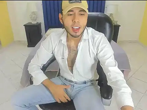 Онлайн чат XXX Paul_Douglas