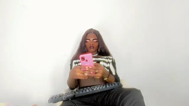 kenia_nihiara Pertunjukan Webcam