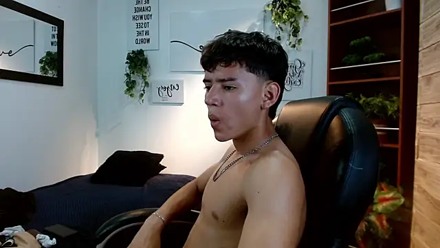 Show modela Ryan_grayx na web-kameri