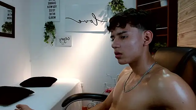 Show modela Ryan_grayx na web-kameri