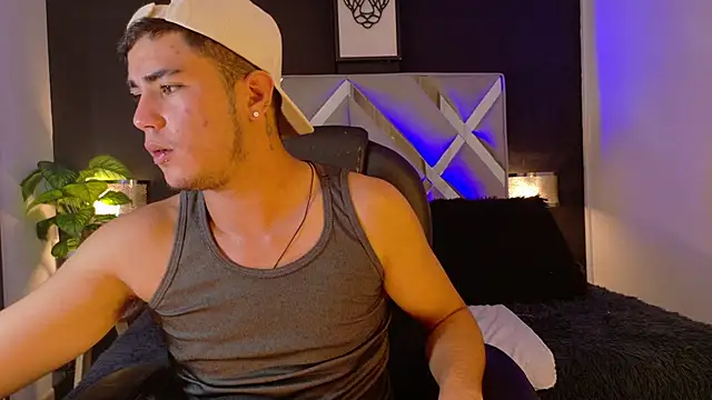 Alex-Rodriguezz Show in webcam