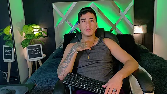 Alex-Rodriguezz Webcam show
